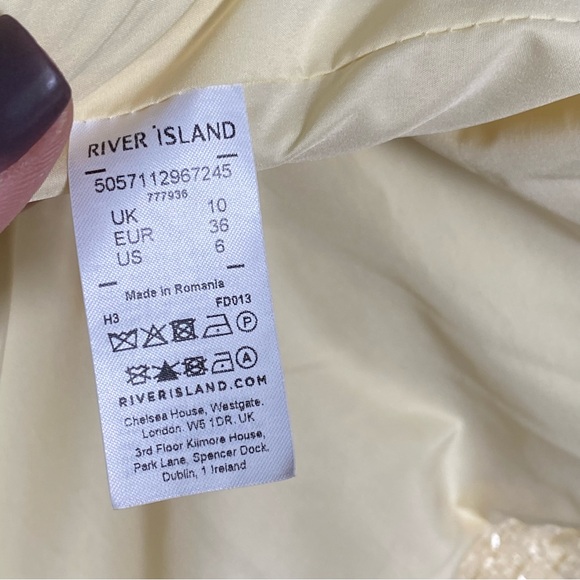 NWOT River Island Cream Boucle w/ Gold Buttons Blazer/Jacket size US 6 - Picture 16 of 16